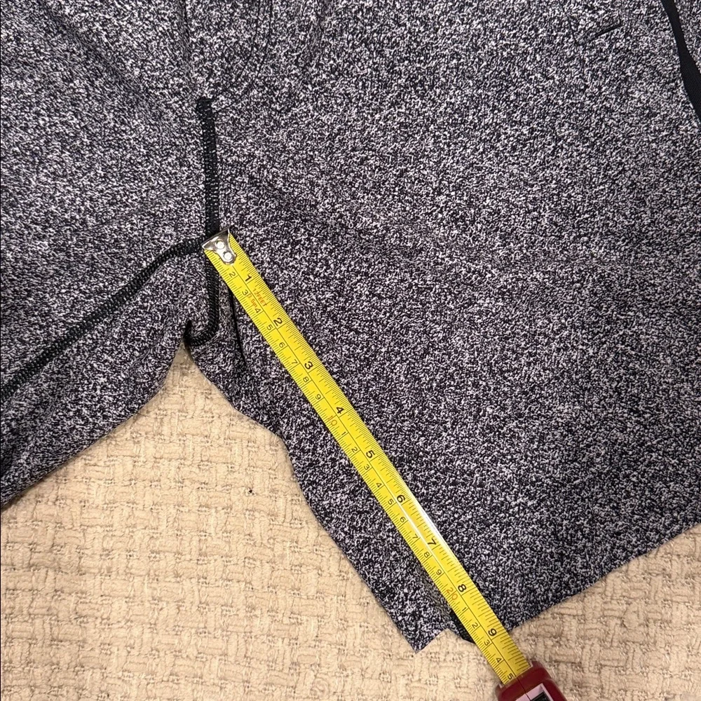 LULULEMON Medium Men's Gray Athletic Shorts